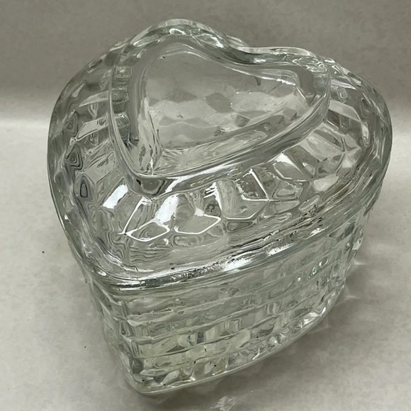 Vintage Homco FOSTORIA AMERICAN Pattern Heart Shaped Crystal Dish with lid USA - Picture 1 of 5